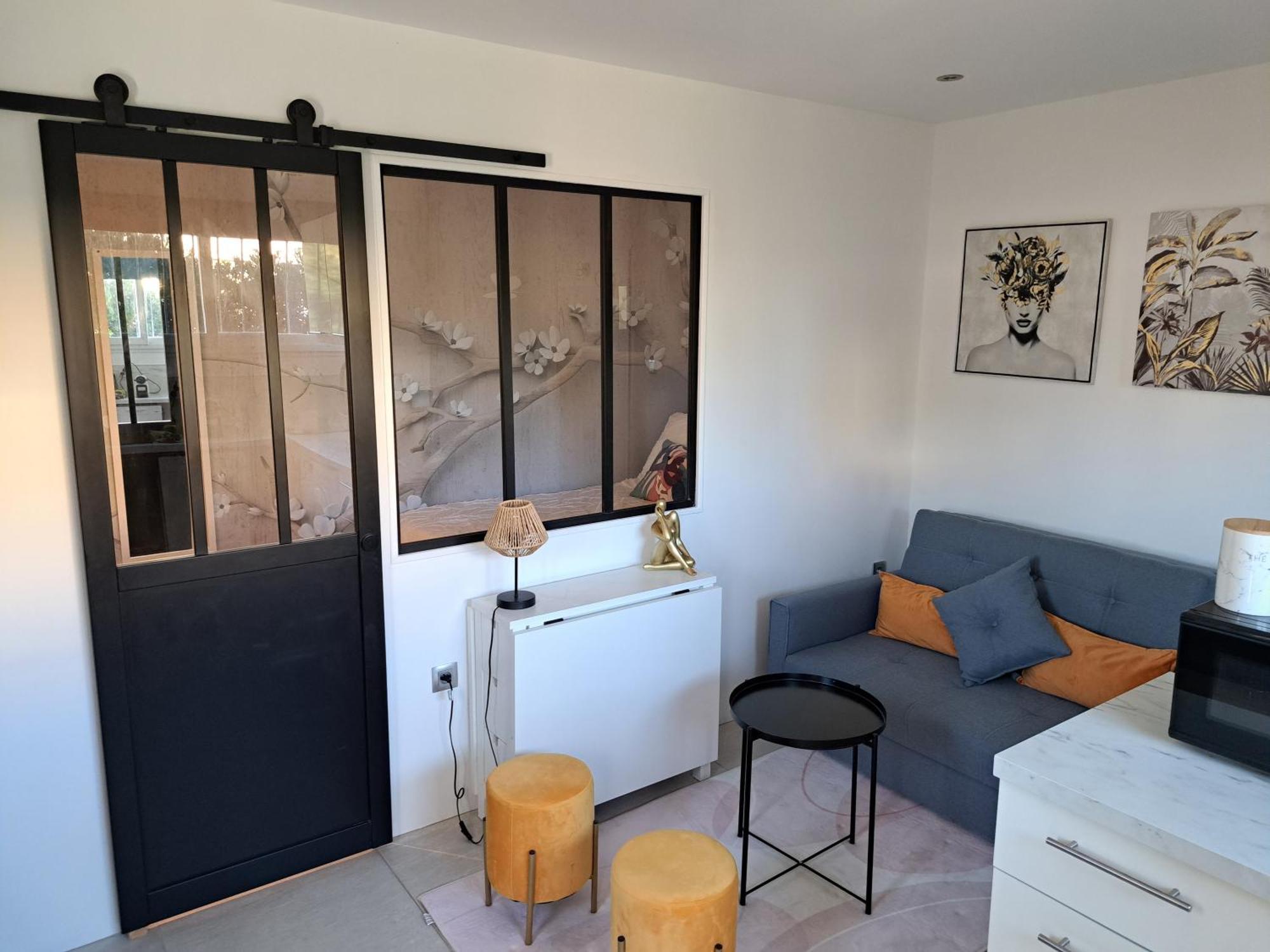 Seduisant Studio Avec Cour Privative La Crau Exterior photo