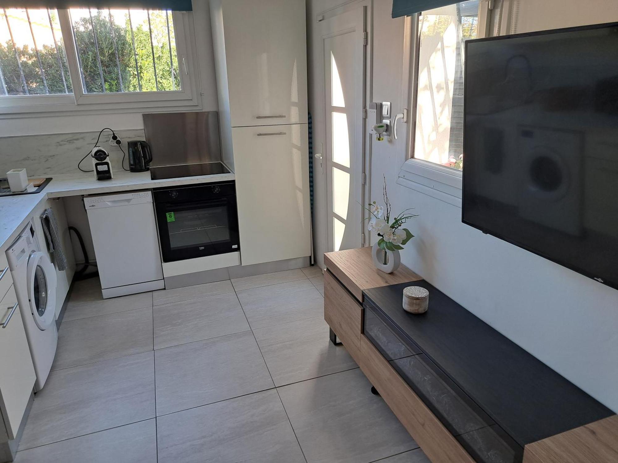 Seduisant Studio Avec Cour Privative La Crau Exterior photo