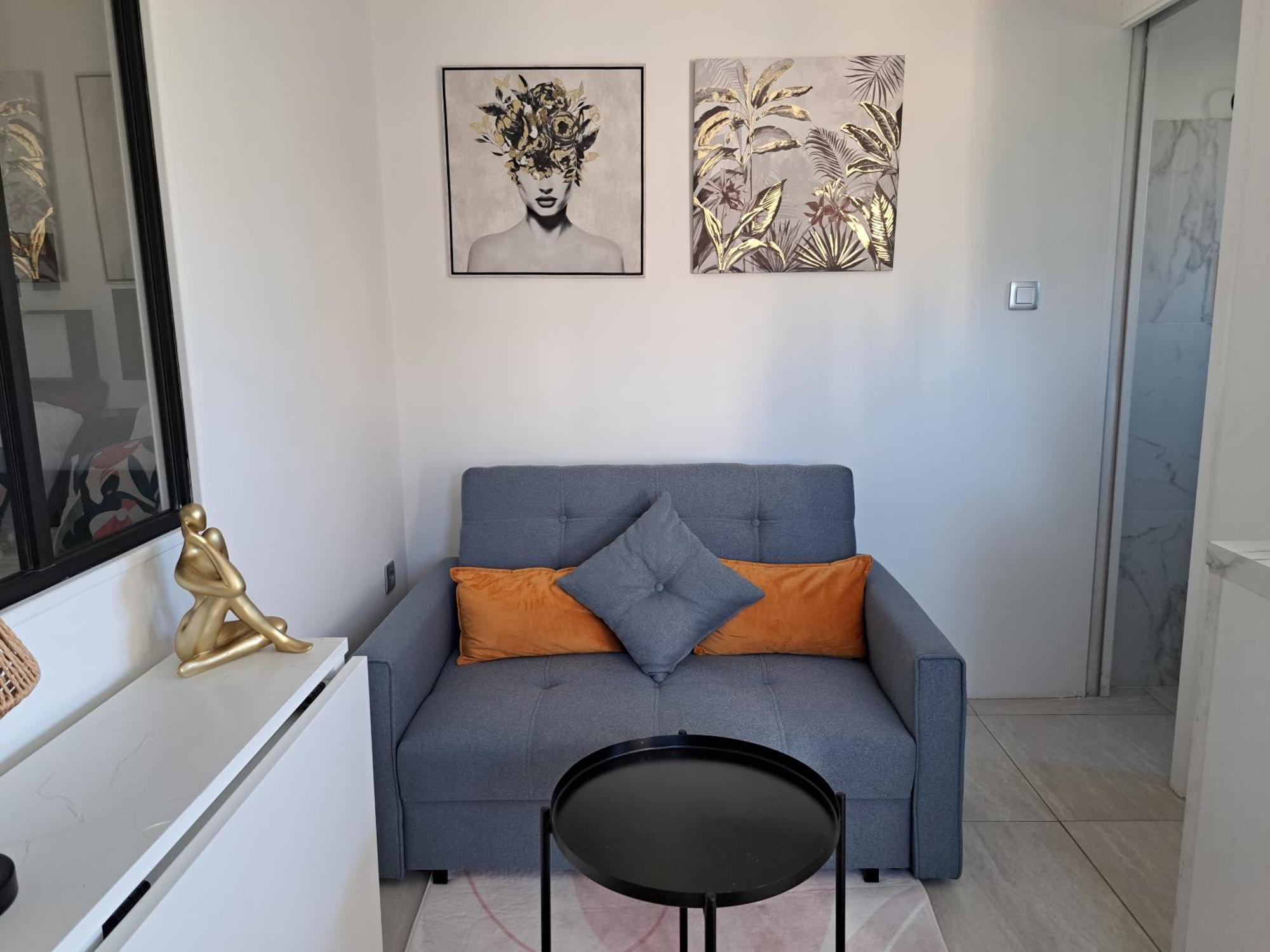 Seduisant Studio Avec Cour Privative La Crau Exterior photo