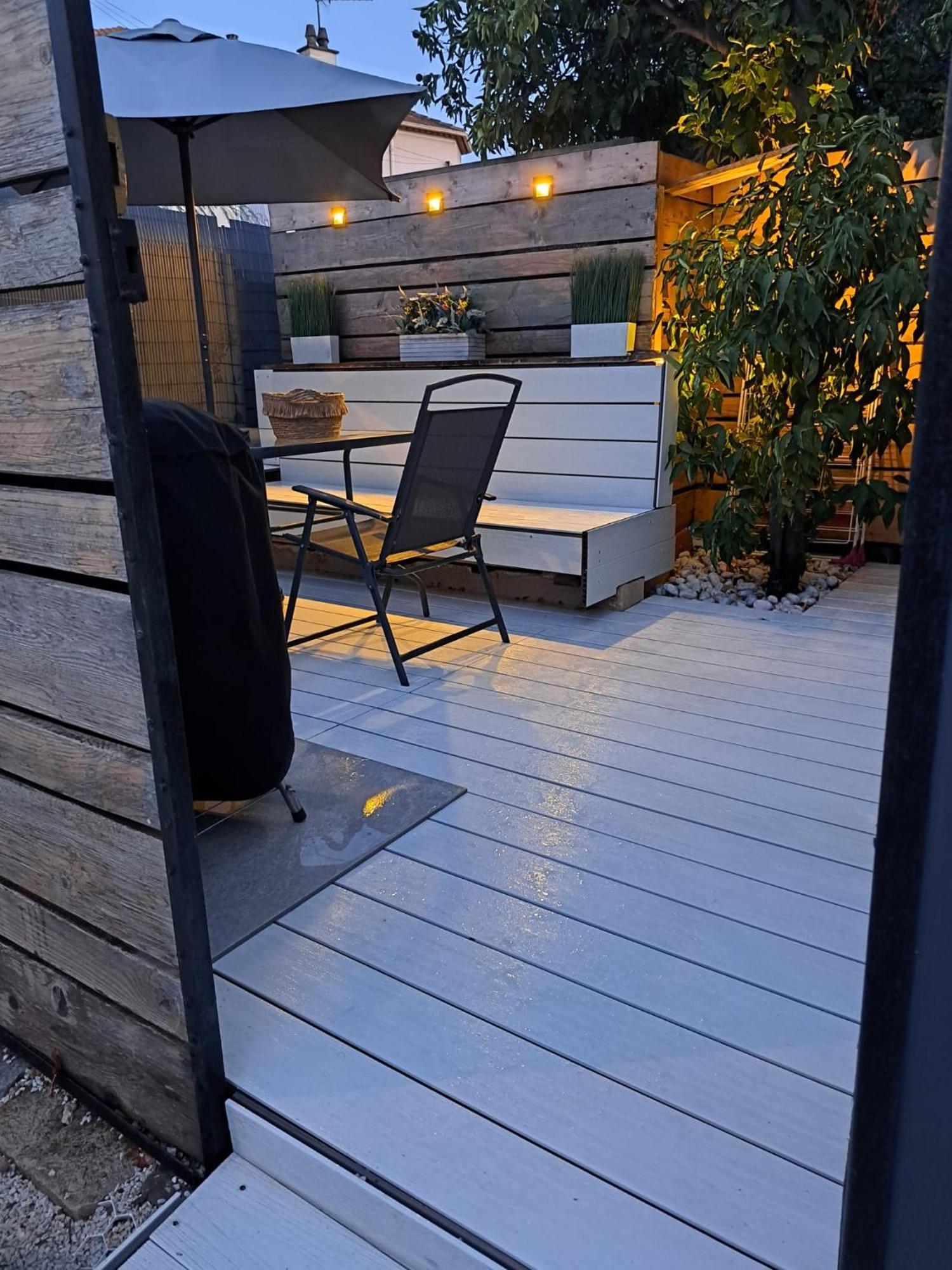Seduisant Studio Avec Cour Privative La Crau Exterior photo